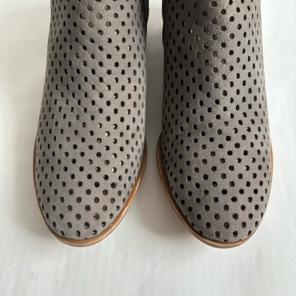 Lucky Brand Basel Double Zip Block Heel Perforated Ankle Booties Dark Stone 7M - Picture 7 of 17